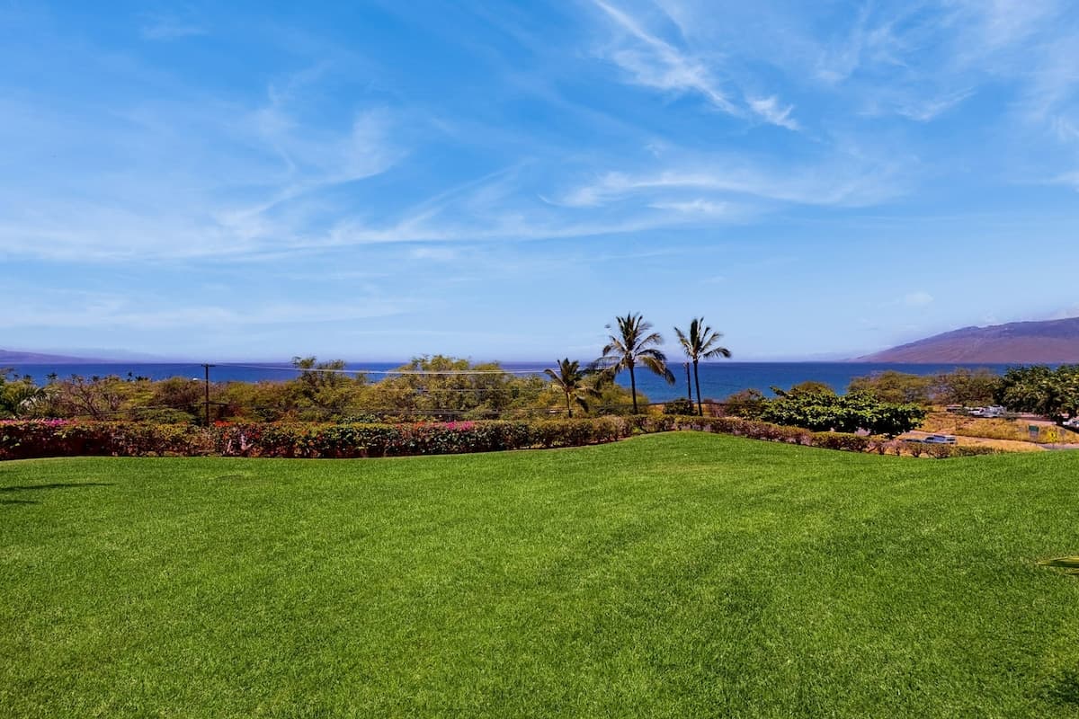 Condo in Kihei · ★4.71 · 2 bedrooms · 2 beds · 2 private baths - Photo 3