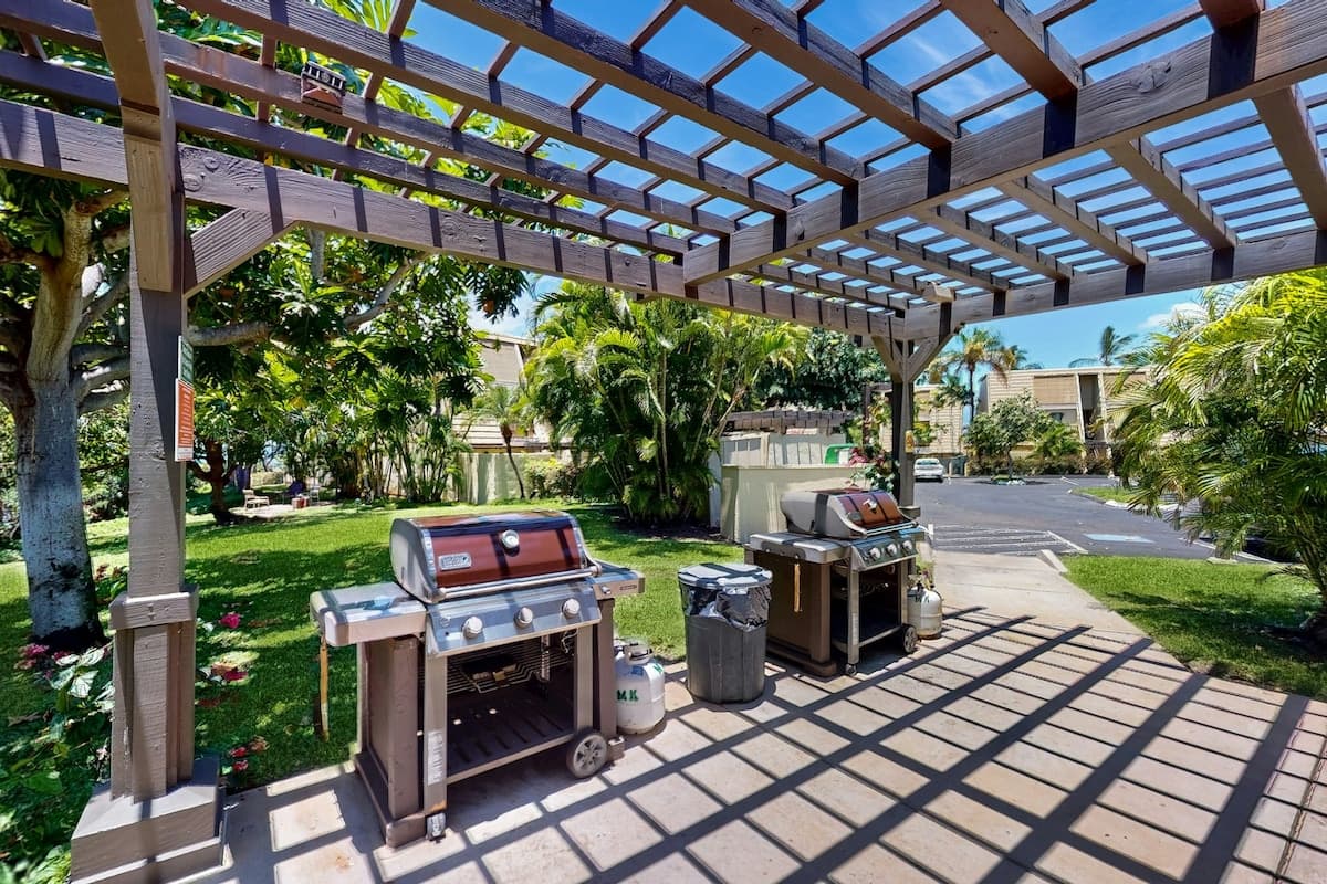 Condo in Kihei · ★4.71 · 2 bedrooms · 2 beds · 2 private baths - Photo 4