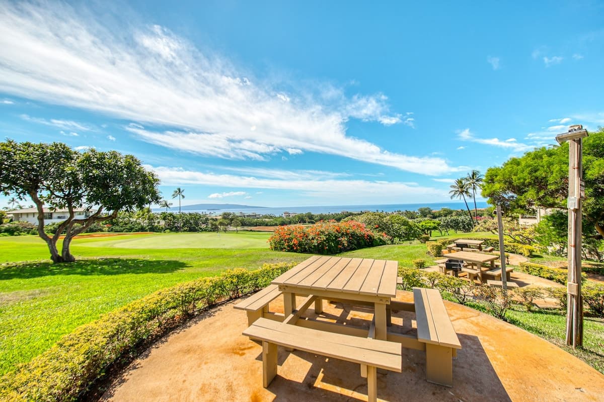 Condo in Kihei · ★4.6 · 2 bedrooms · 2 beds · 2 private baths - Photo 1