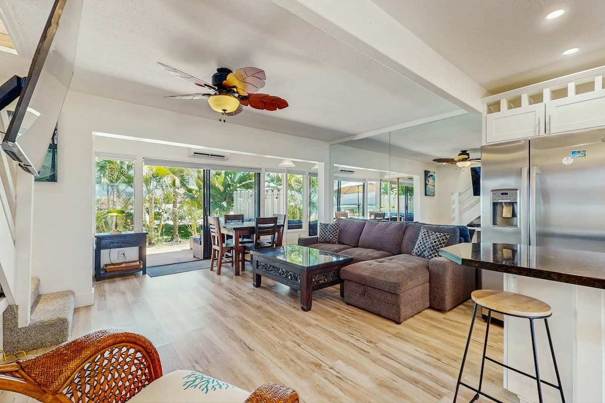 Townhouse in Lahaina · ★4.58 · 2 bedrooms · 3 beds · 3 private baths - Photo 1