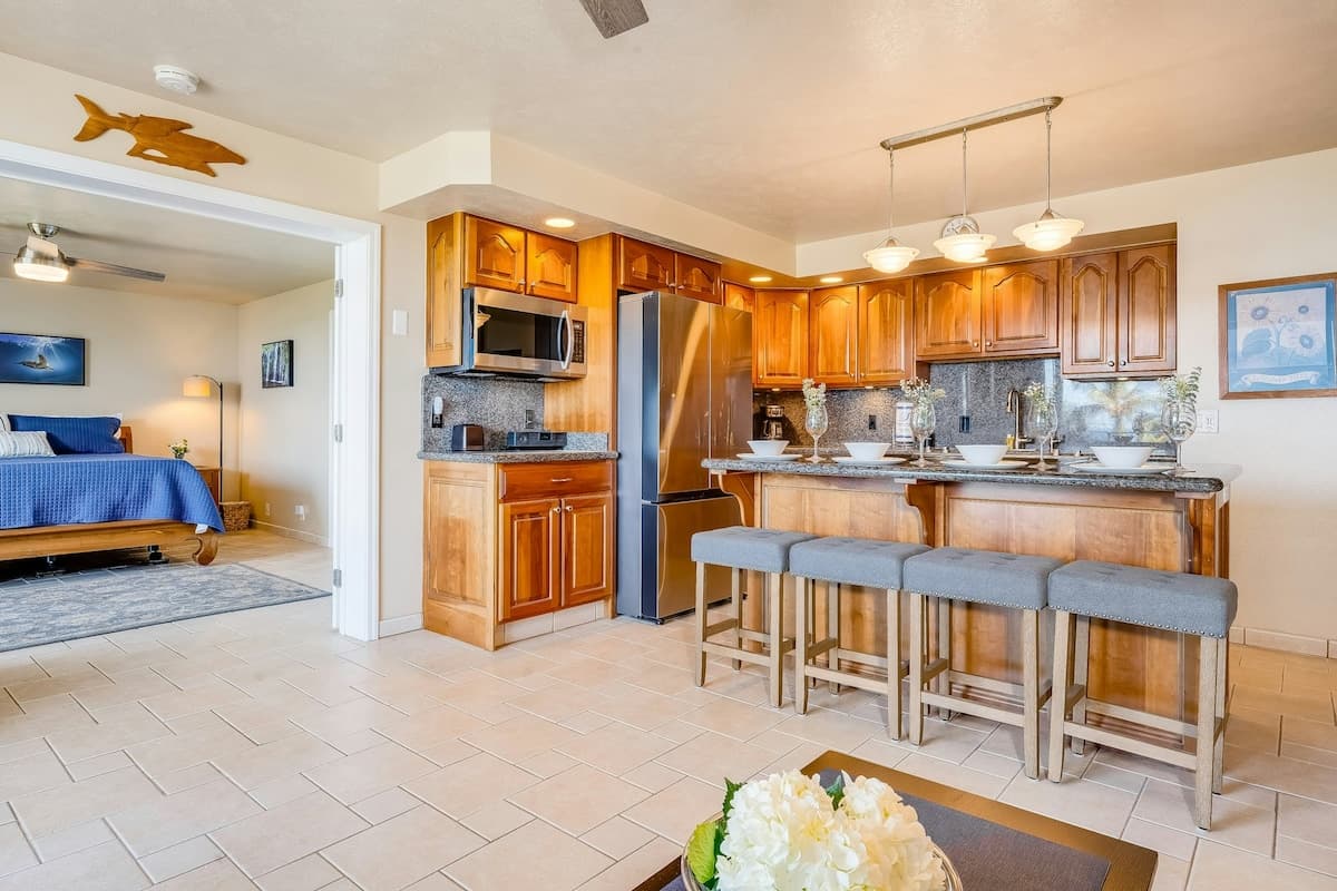 Condo in Kihei · ★4.65 · 2 bedrooms · 3 beds · 2 private baths - Photo 5