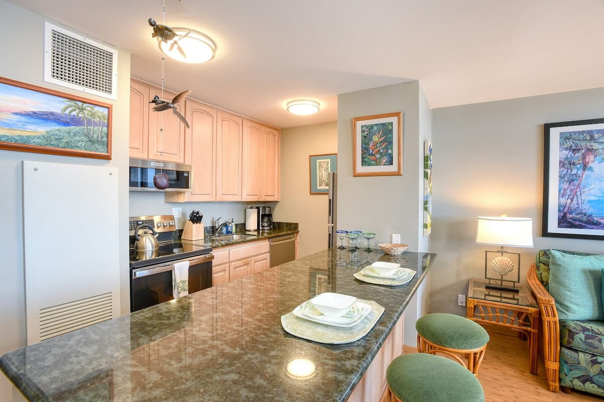 Condo in Kihei · ★4.38 · 1 bedroom · 1 bed · 1 private bath - Photo 4