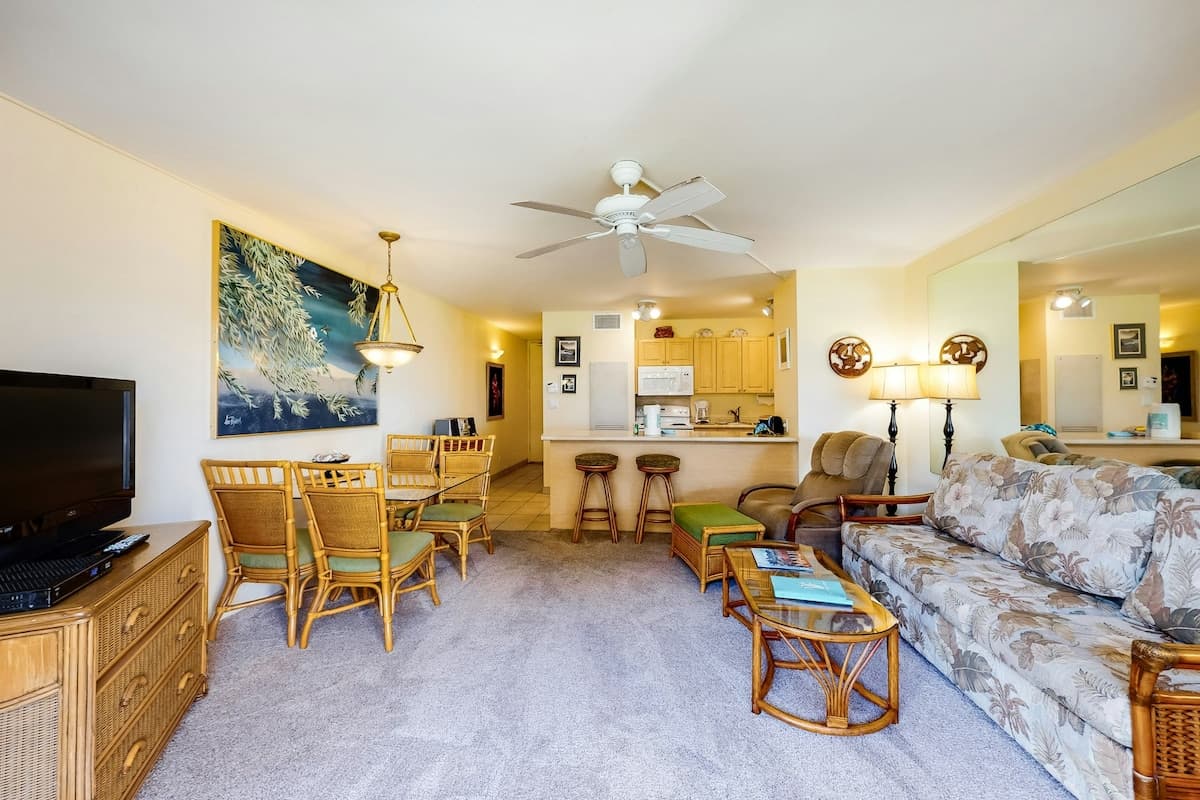 Condo in Kihei · ★4.62 · 1 bedroom · 2 beds · 1 private bath - Photo 3