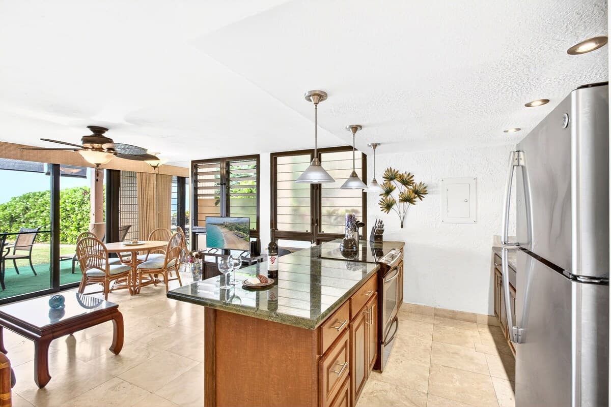 Private End Oceanfront Sanctuary - Photo 3