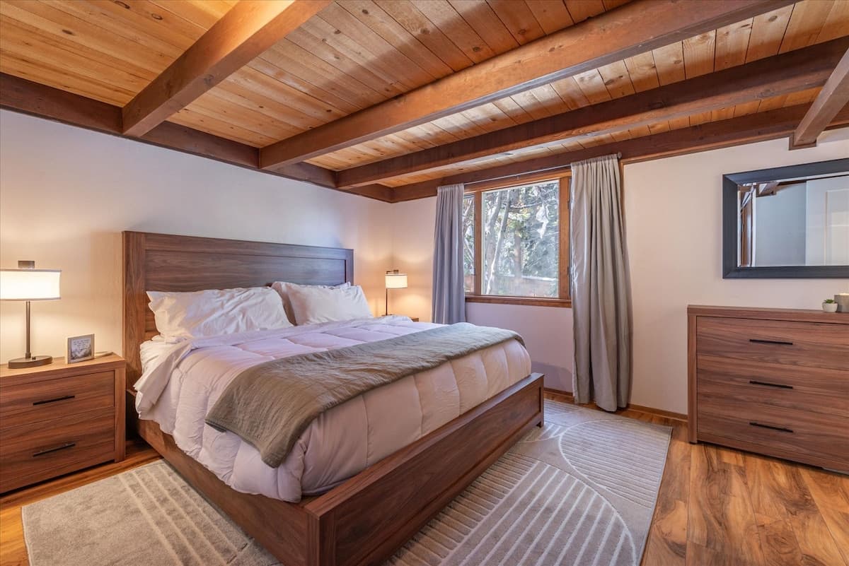 Lake Views, Pet-Friendly, Kids' Playroom, Yard - Photo 3