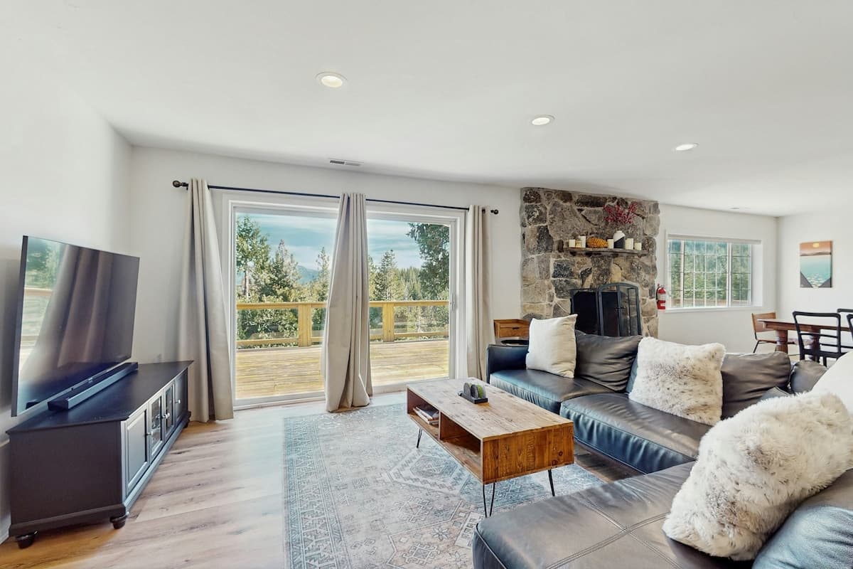 Lakeview Home Near Rubicon Bay, Renovated 2020 - Photo 3