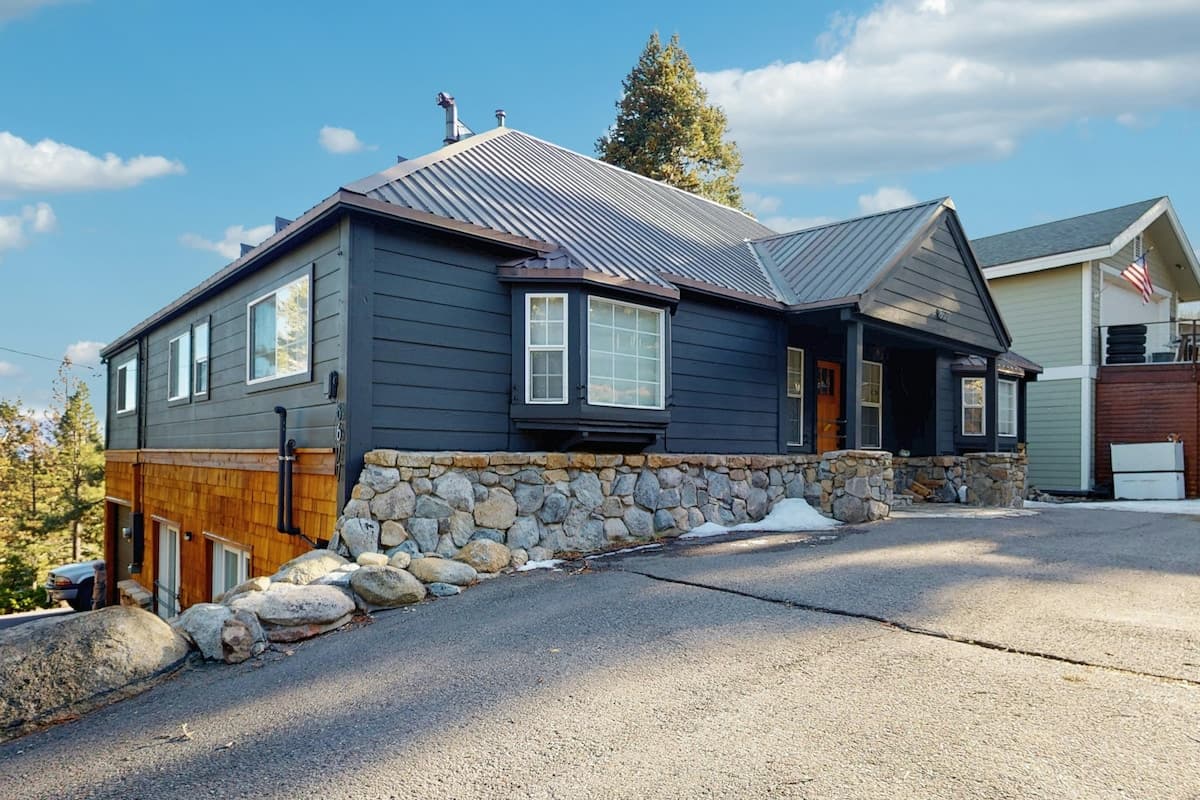Lakeview Home Near Rubicon Bay, Renovated 2020 - Photo 1