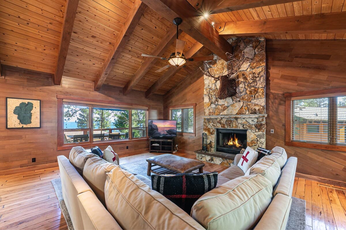 Lodge-Style Tahoe Home Near Lake, Walk to Shore - Photo 4