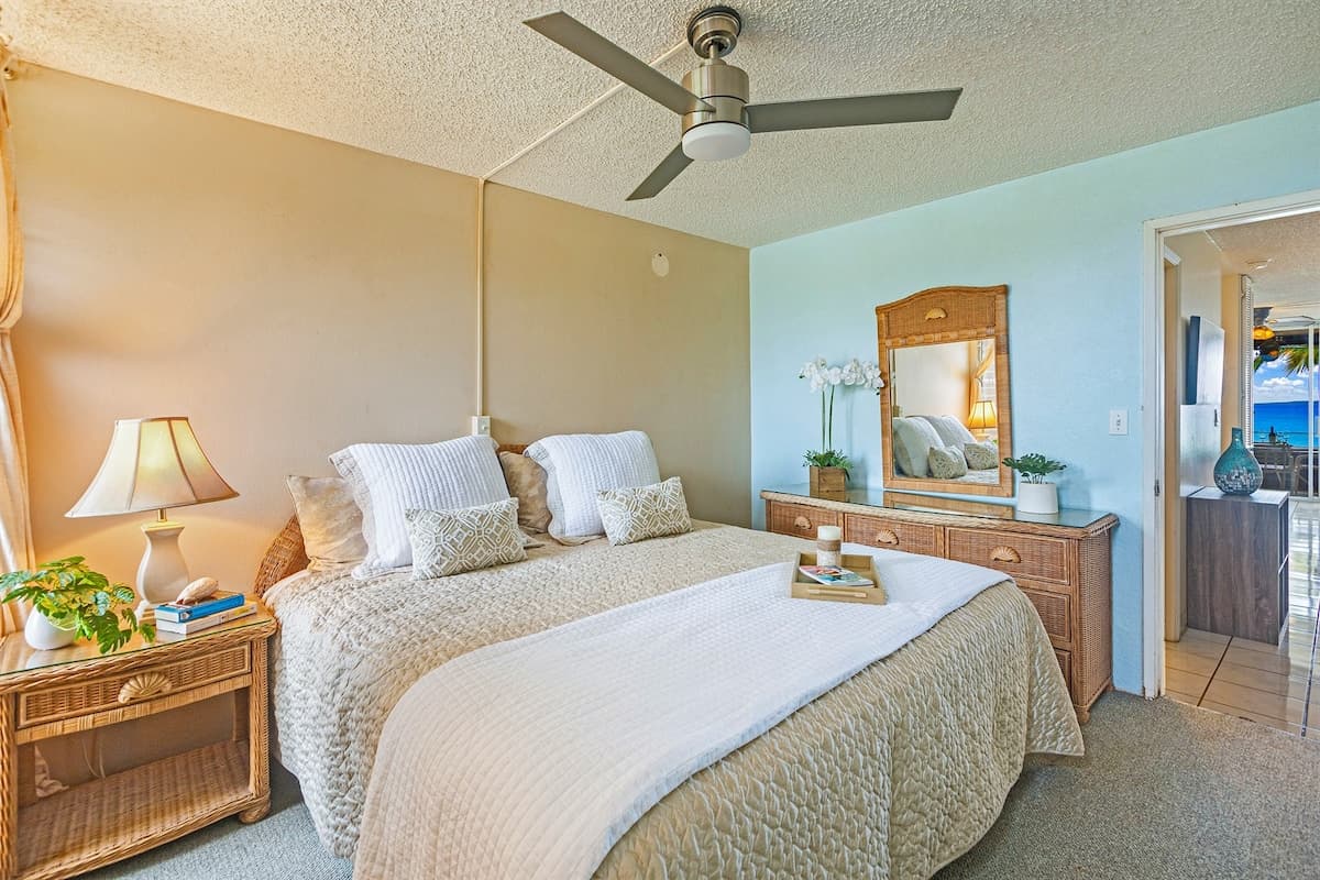Condo in Lahaina · ★4.95 · 1 bedroom · 1 bed · 1 private bath - Photo 3