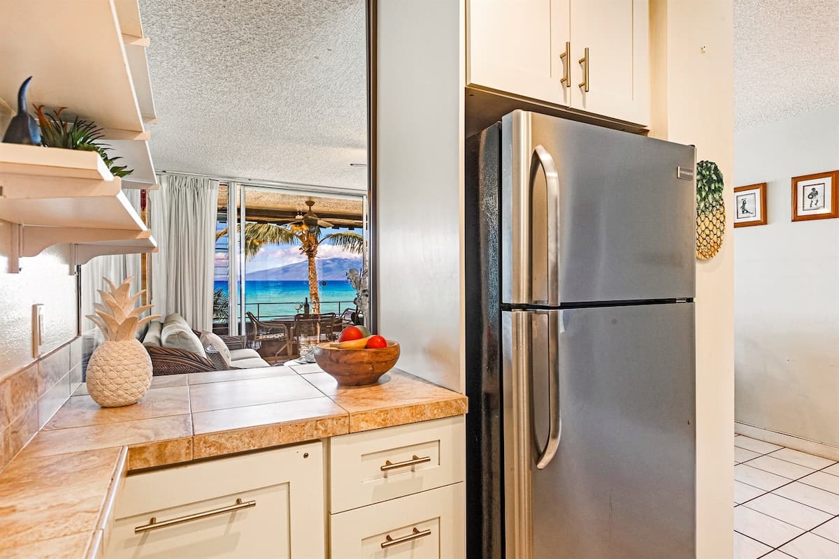 Condo in Lahaina · ★4.95 · 1 bedroom · 1 bed · 1 private bath - Photo 5
