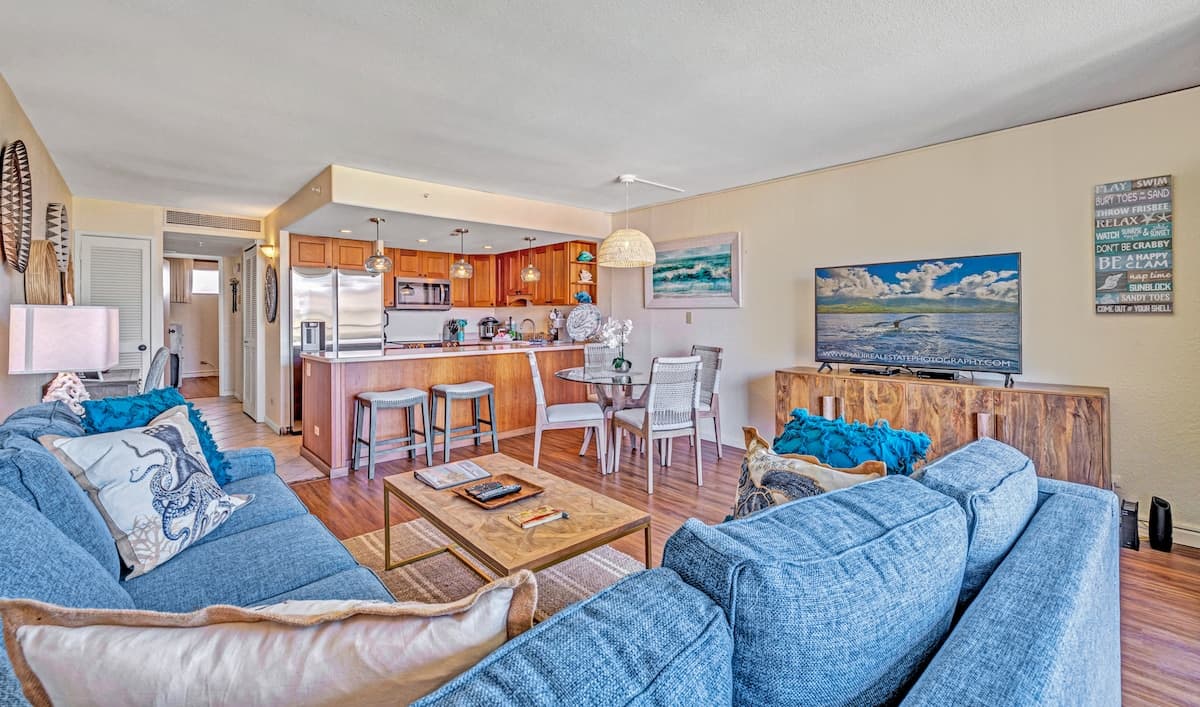 Condo in Lahaina · ★5.0 · 1 bedroom · 1 bed · 1 bath - Photo 2