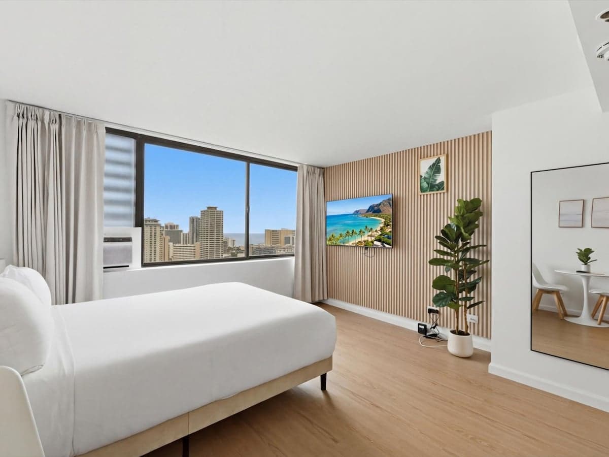 Condo in Honolulu · ★4.94 · 1 bedroom · 1 bed · 1 private bath - Photo 1