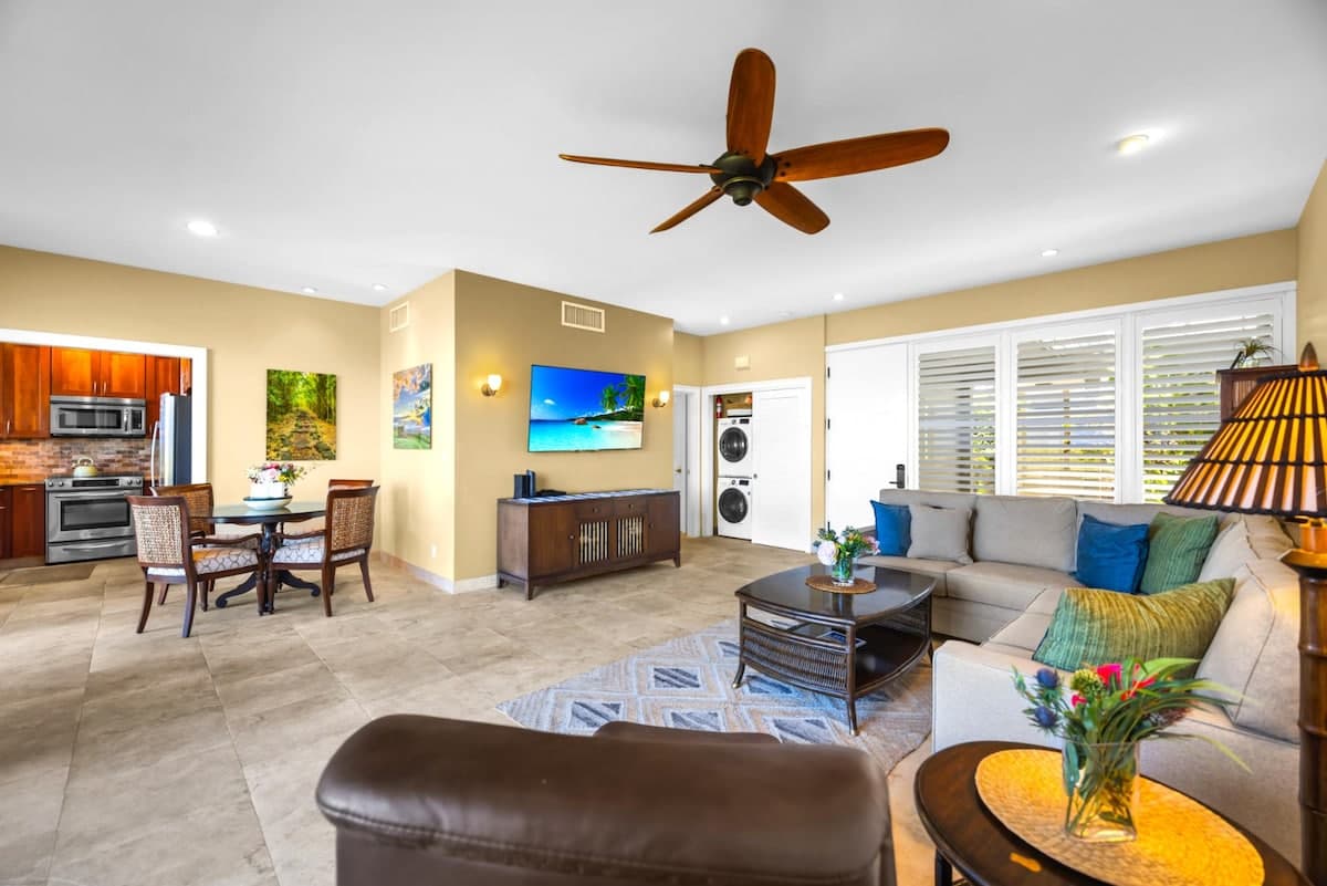 Condo in Lahaina · ★5.0 · 1 bedroom · 2 beds · 1 bath - Photo 1