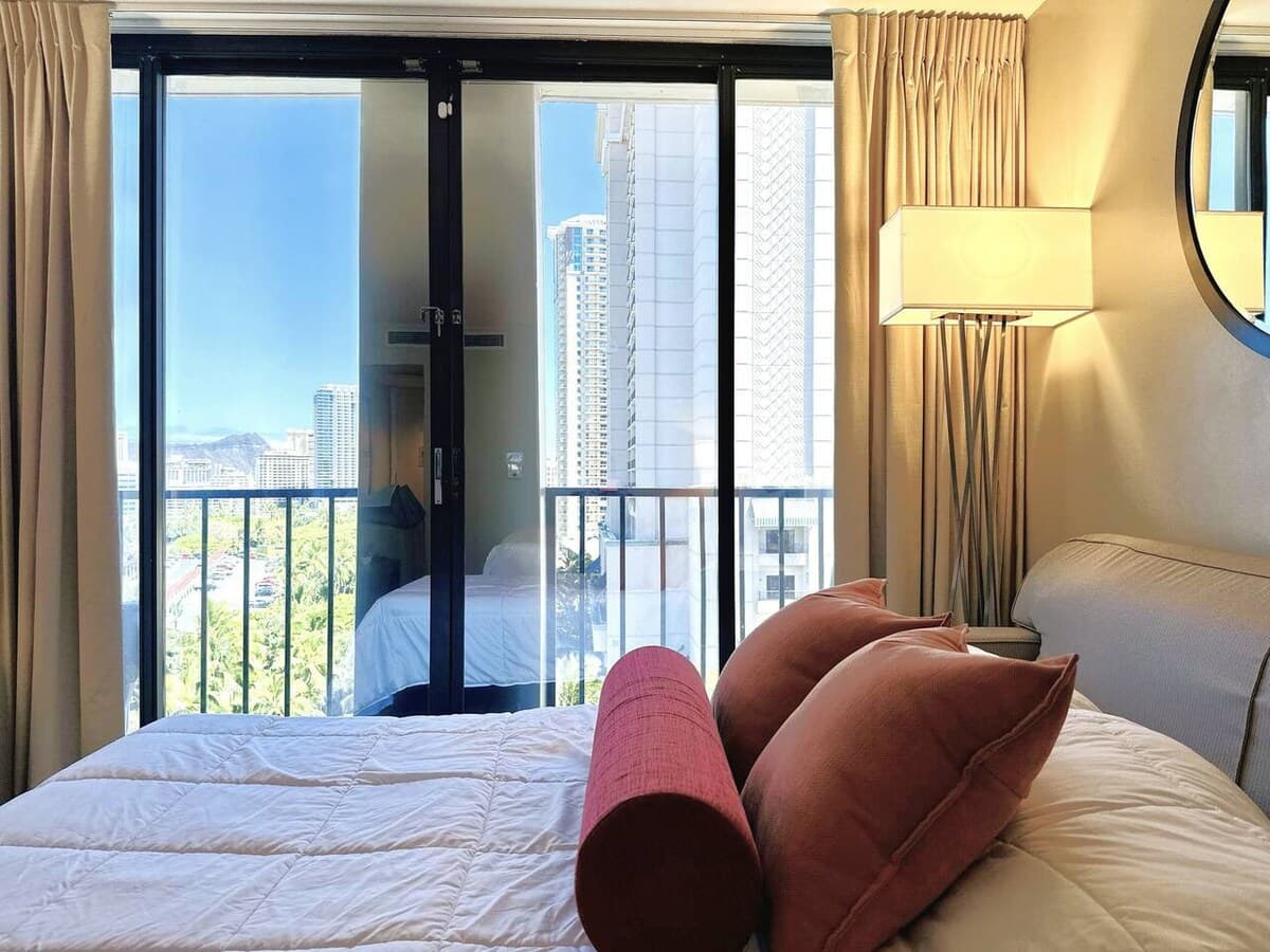 Waikiki Ocean Breeze: A Peaceful Island Getaway - Photo 5