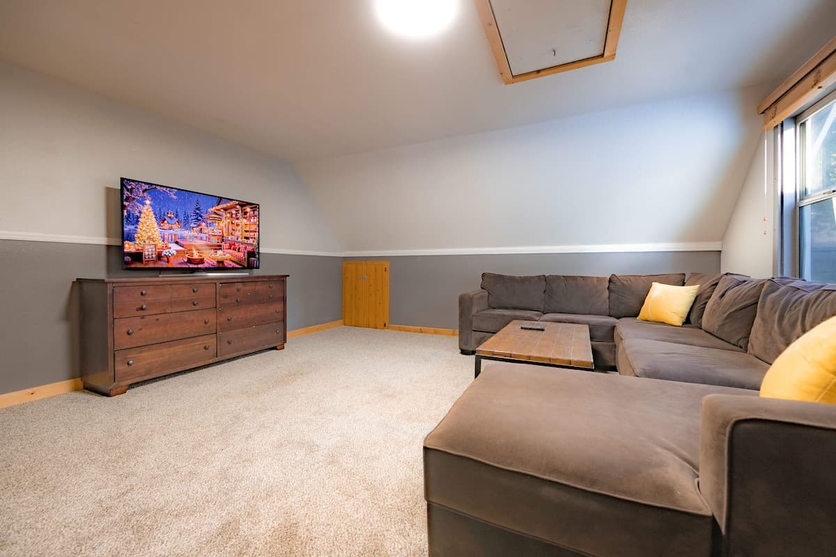 Heavenly Foothills Cabin, Pet-Friendly Near Skiing - Photo 4