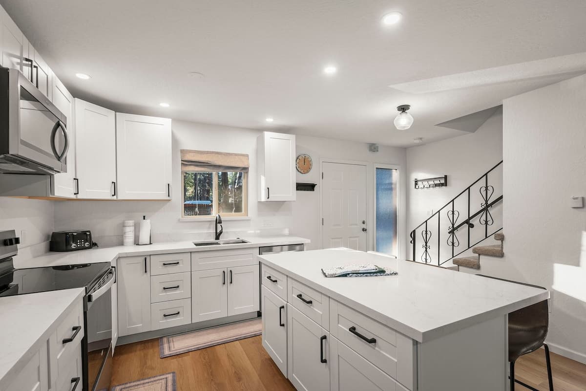 Home in Incline Village · ★5.0 · 3 bedrooms · 6 beds · 2.5 private baths - Photo 2