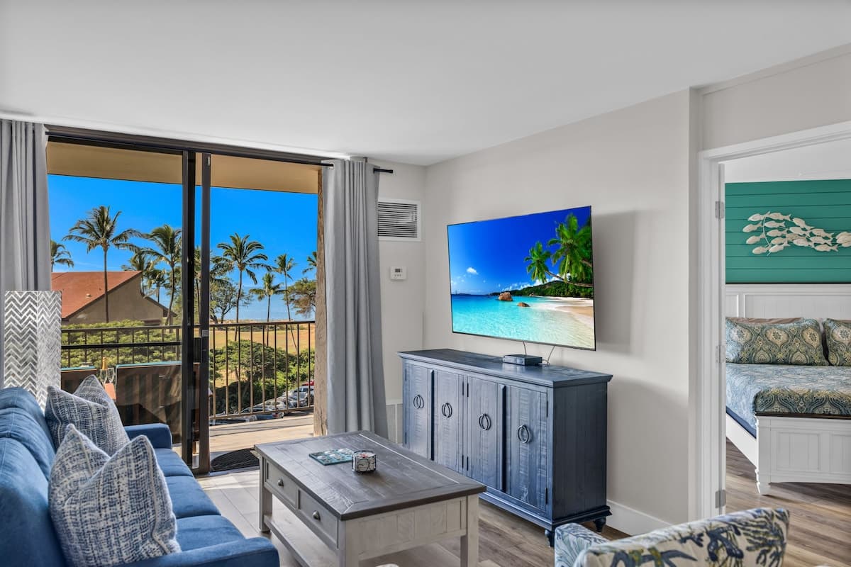 Hip Oceanfront Resort Vistas - Photo 3