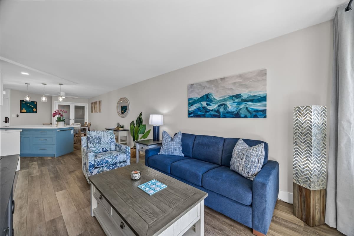 Hip Oceanfront Resort Vistas - Photo 4