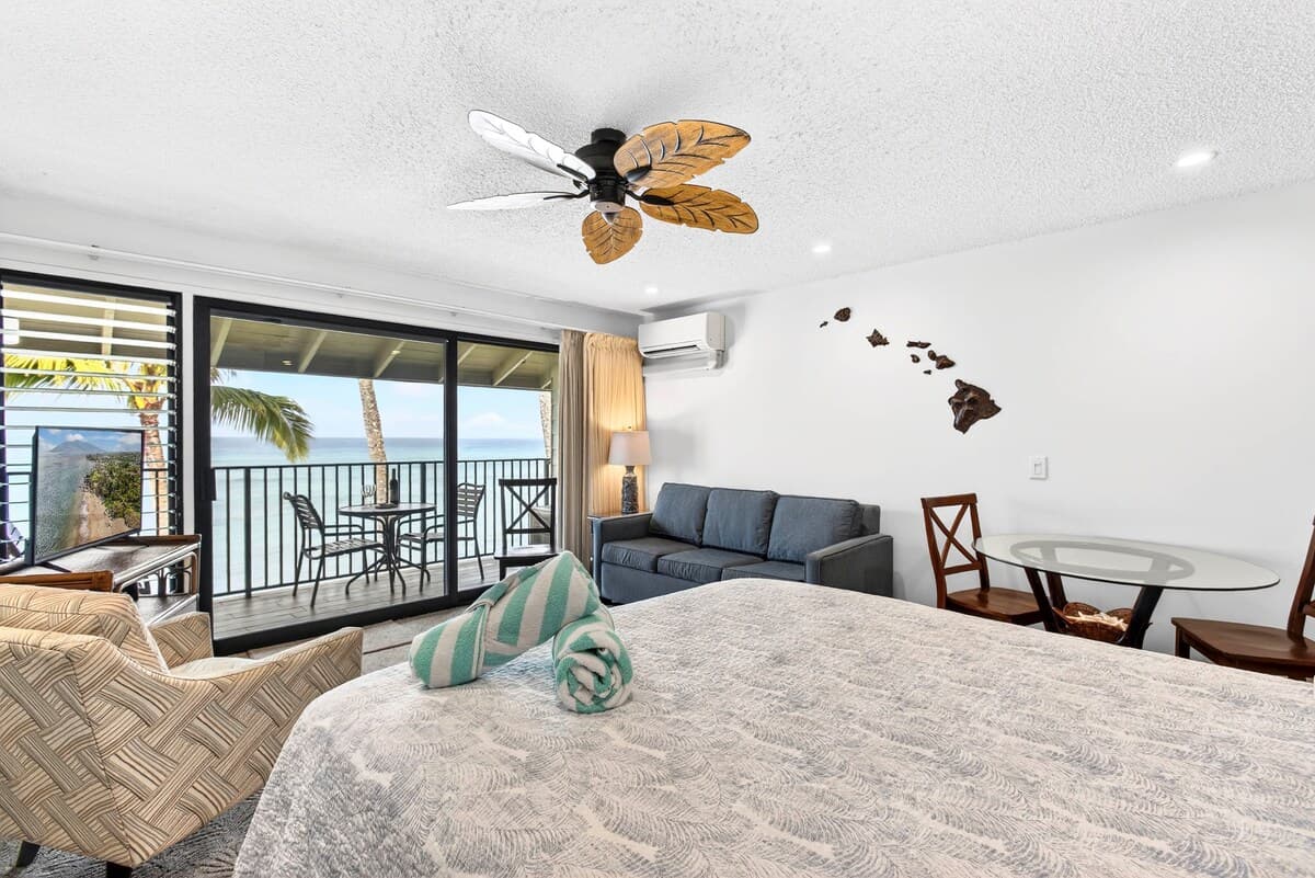 Condo in Lahaina · ★5.0 · Studio · 2 beds · 1 bath - Photo 2