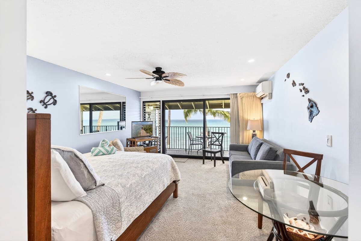 Condo in Lahaina · ★5.0 · Studio · 2 beds · 1 bath - Photo 3