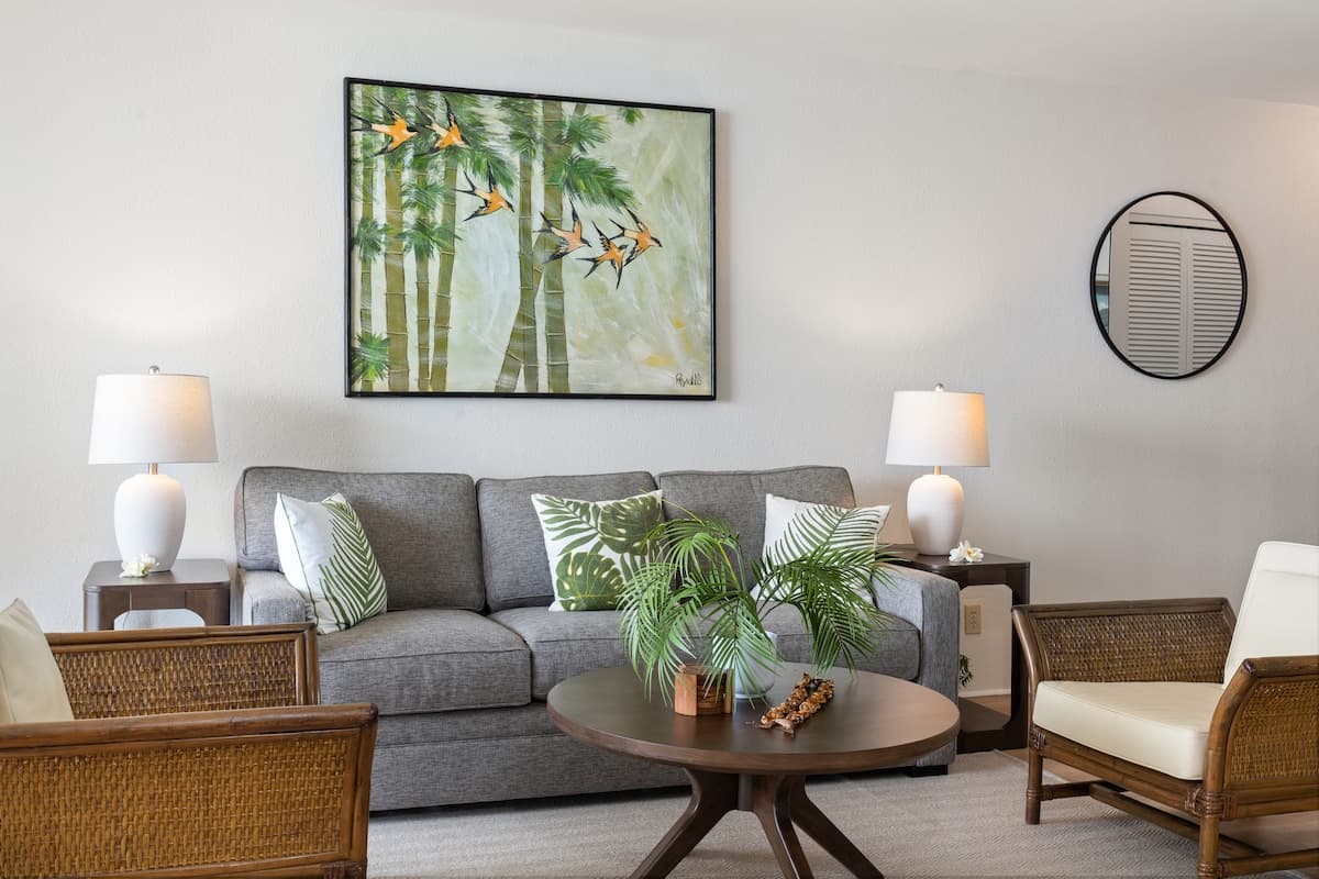Condo in Lahaina · ★4.0 · 1 bedroom · 2 beds · 1 bath - Photo 5