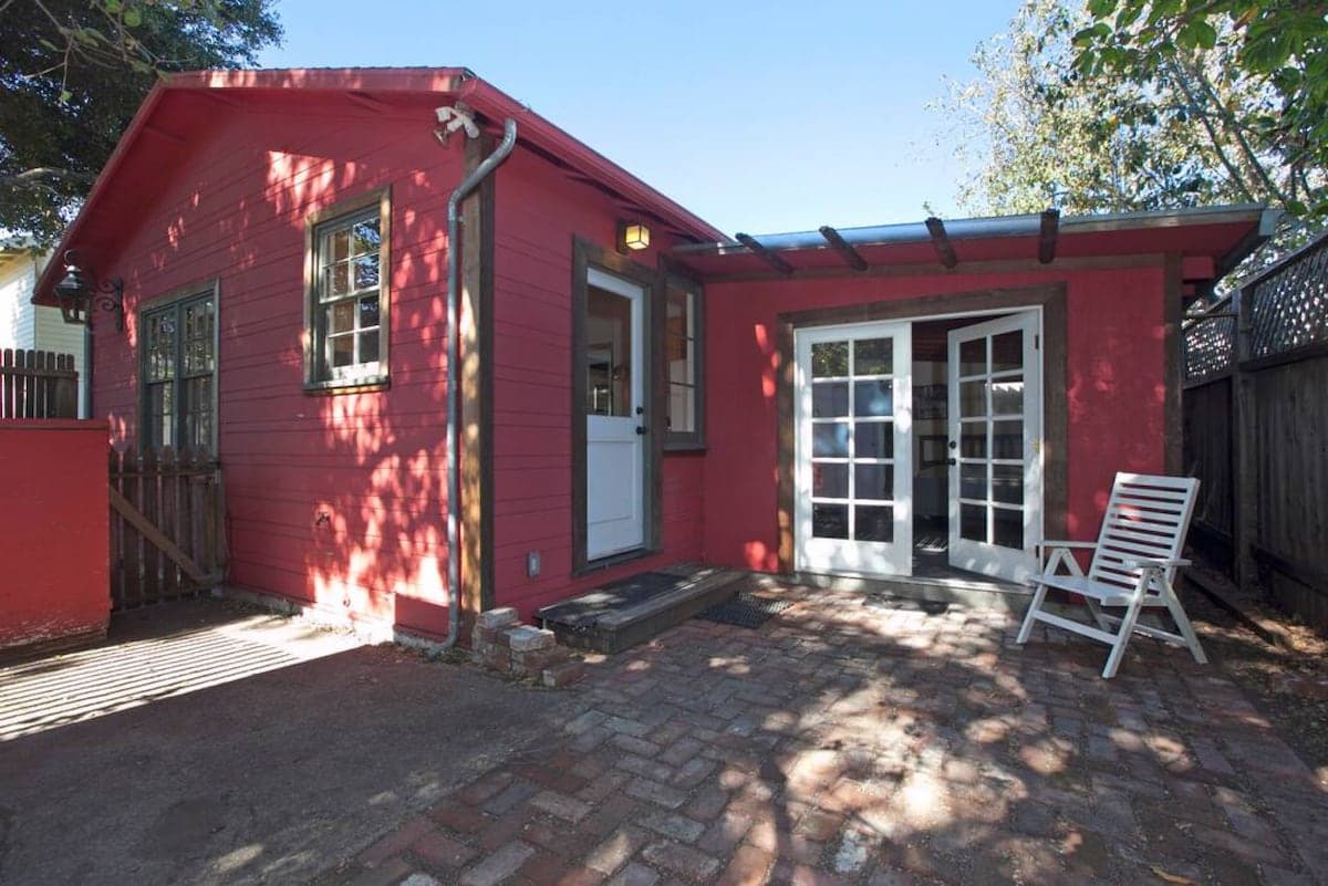 Quiet Poet's Corner Haven with Private Yard - Photo 4