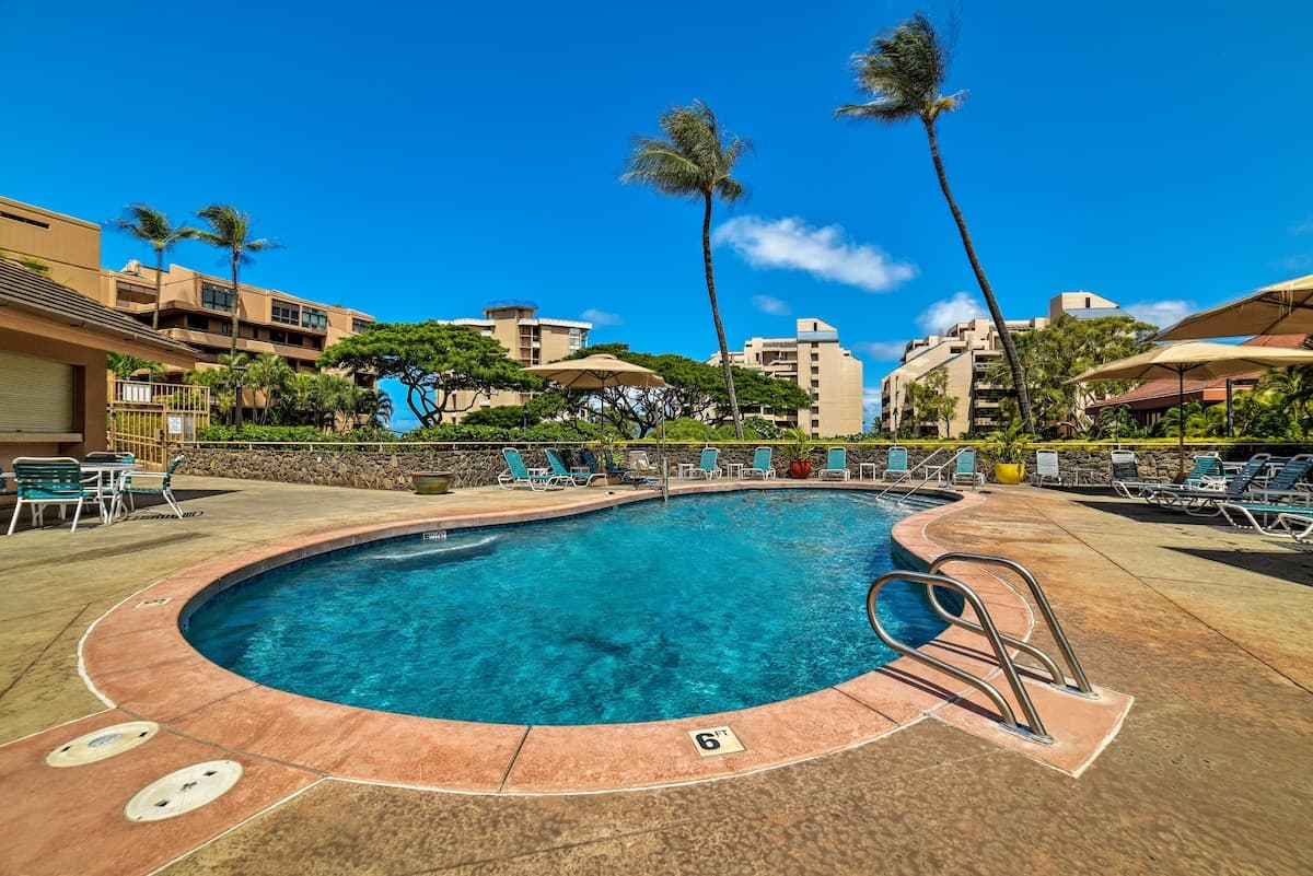 Townhouse in Lahaina · ★5.0 · 2 bedrooms · 4 beds · 2.5 private baths - Photo 3