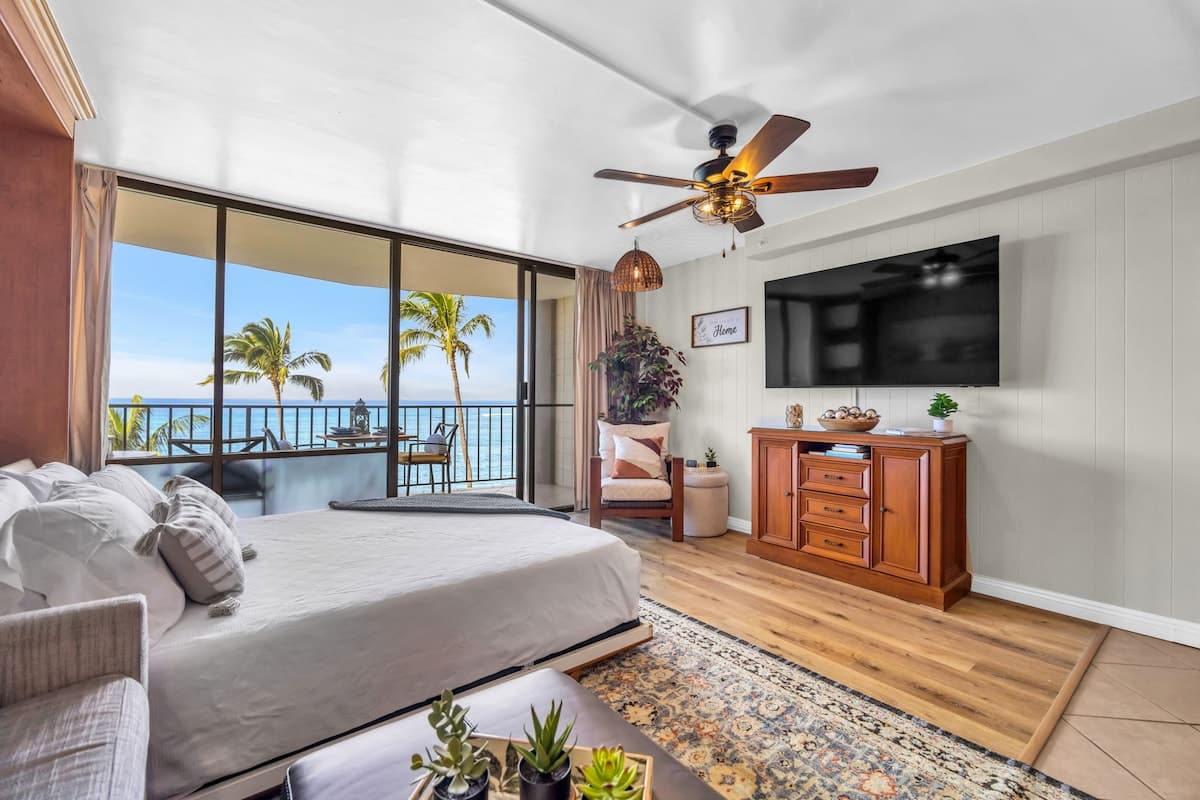 Condo in Lahaina · ★4.8 · Studio · 1 bed · 1 private bath - Photo 5