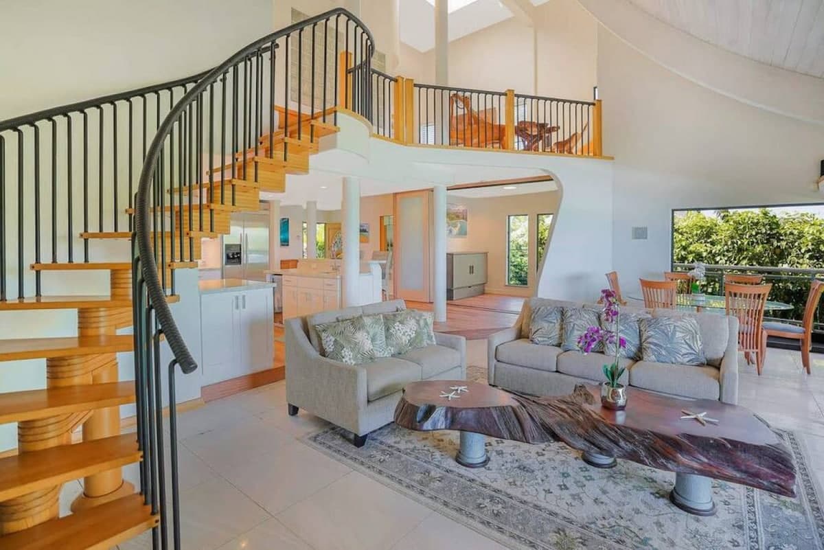 Luxury 2-Story Oceanfront Condo w/ Views & Pool - Photo 3
