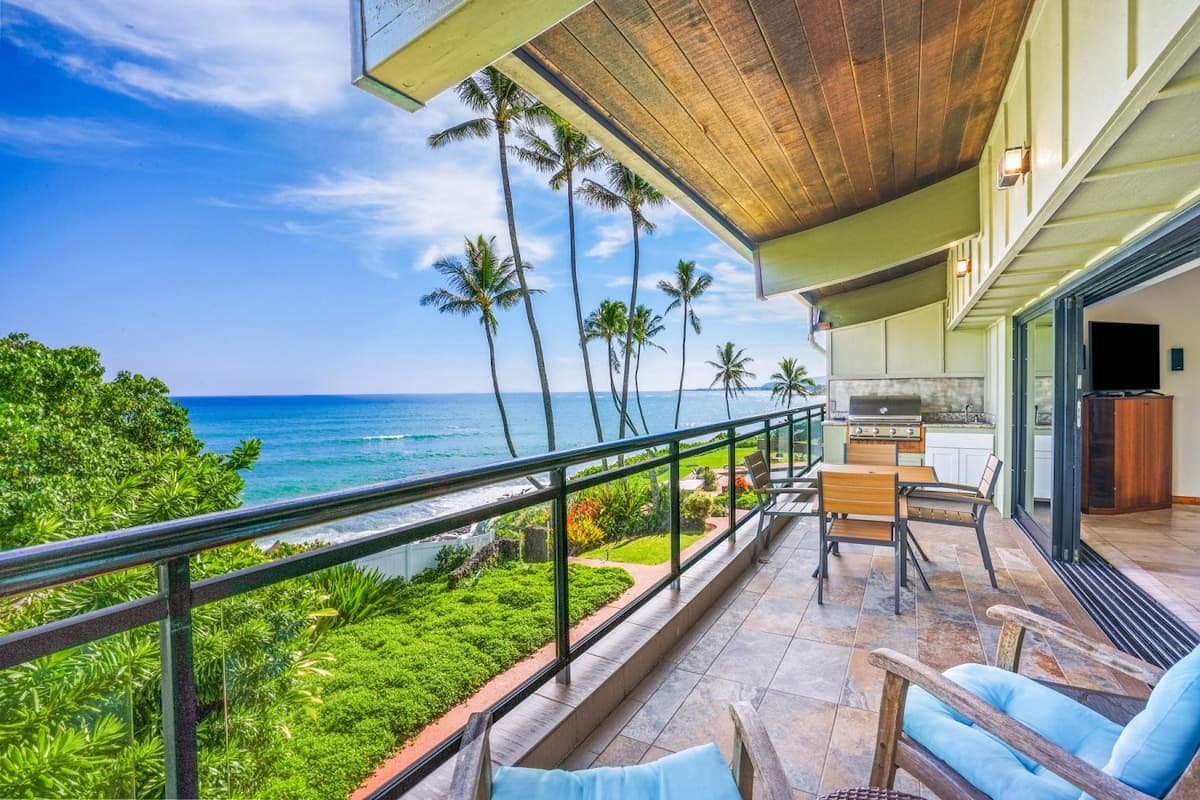 Luxury 2-Story Oceanfront Condo w/ Views & Pool - Photo 1