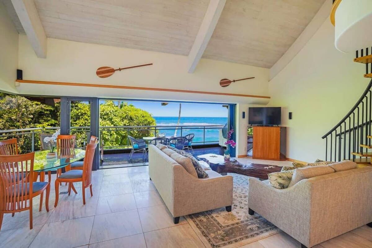 Luxury 2-Story Oceanfront Condo w/ Views & Pool - Photo 4