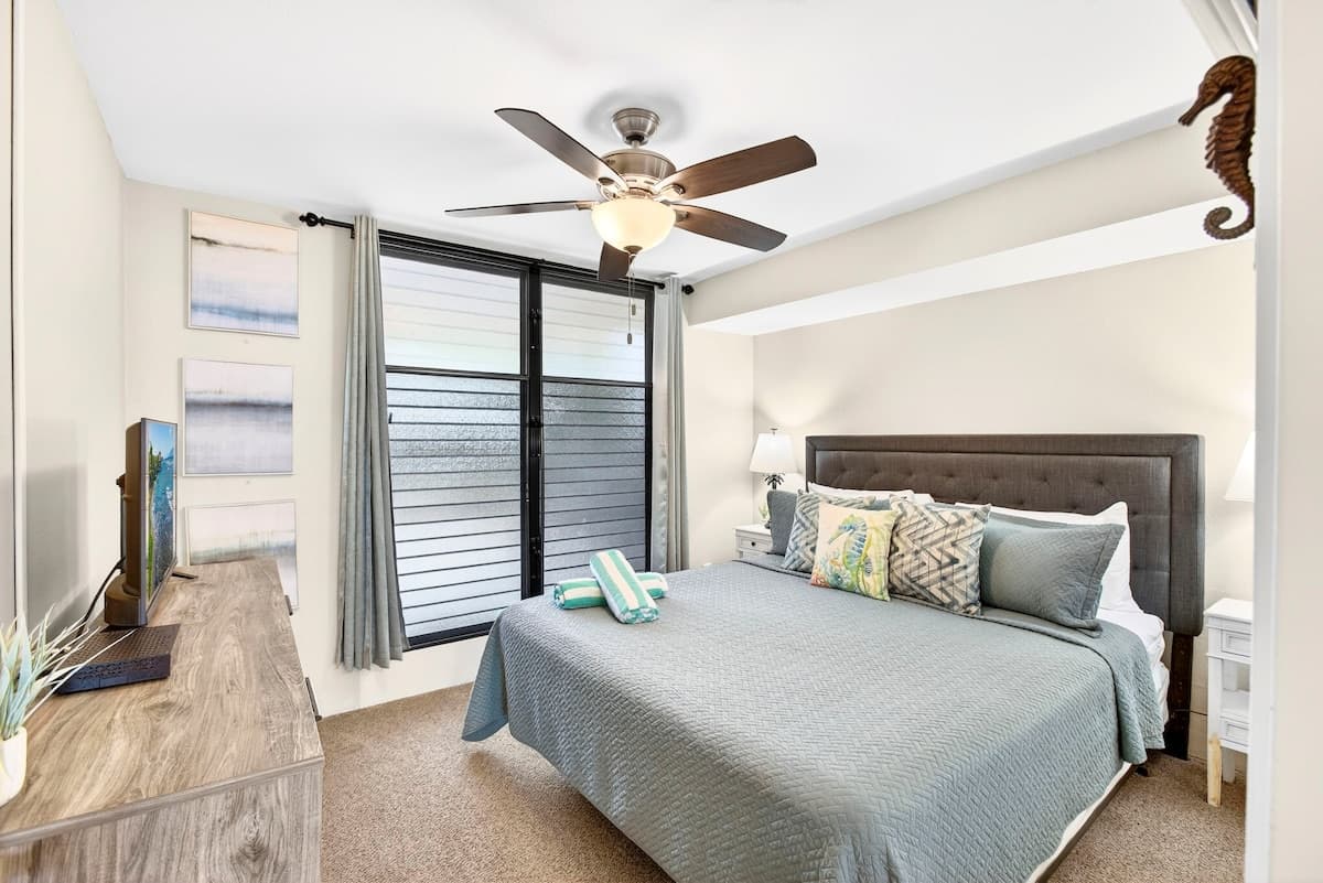 Coastal Elegance: A Fresh Oceanfront Gem - Photo 3