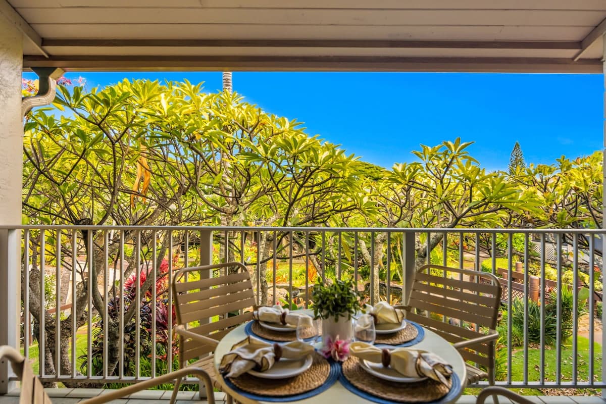 Condo in Lahaina · ★4.5 · 1 bedroom · 3 beds · 1 bath - Photo 1