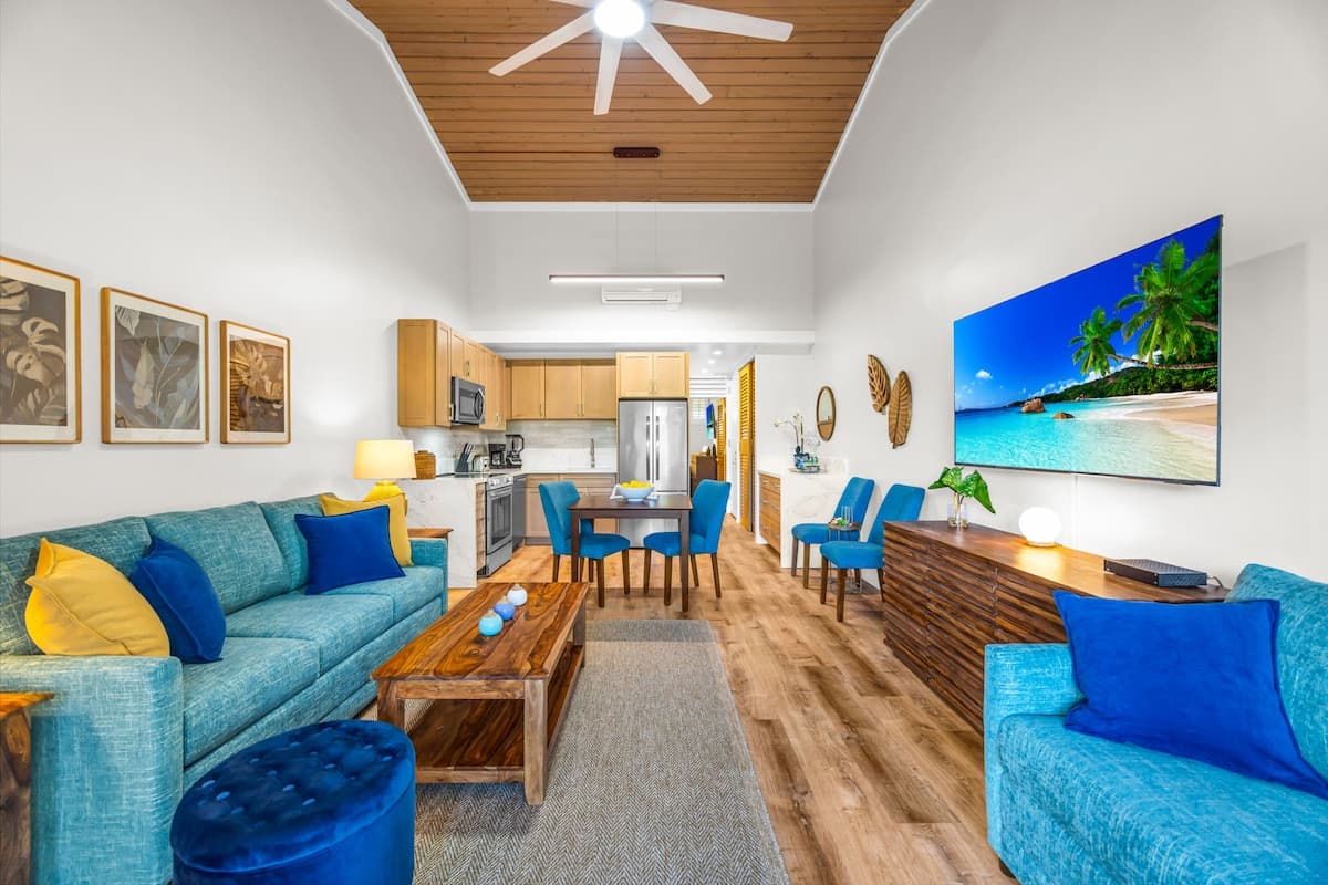 Condo in Lahaina · ★4.5 · 1 bedroom · 3 beds · 1 bath - Photo 5