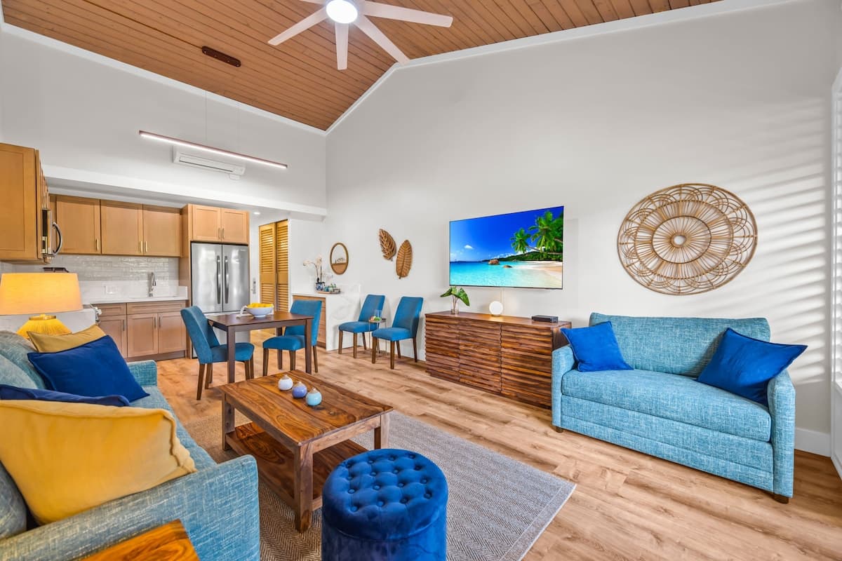 Condo in Lahaina · ★4.5 · 1 bedroom · 3 beds · 1 bath - Photo 3