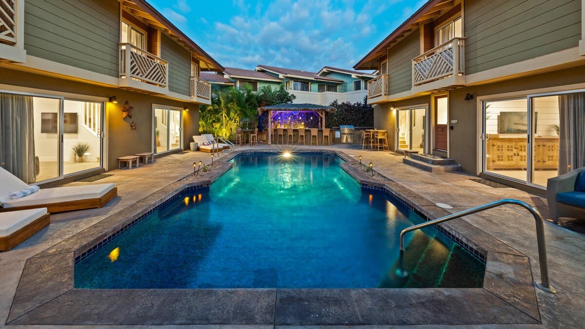 Condo in Kihei · ★5.0 · 1 bedroom · 1 bed · 1.5 private baths - Photo 2