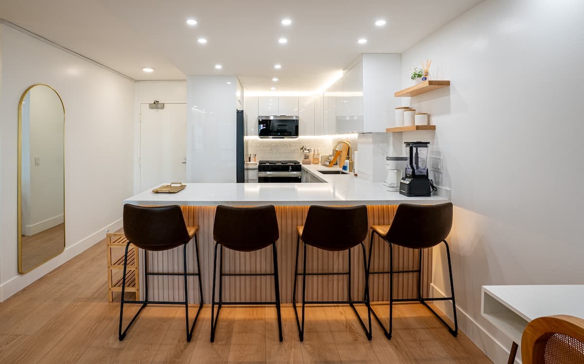 Condo in Honolulu · ★5.0 · 2 bedrooms · 3 beds · 2 private baths - Photo 3