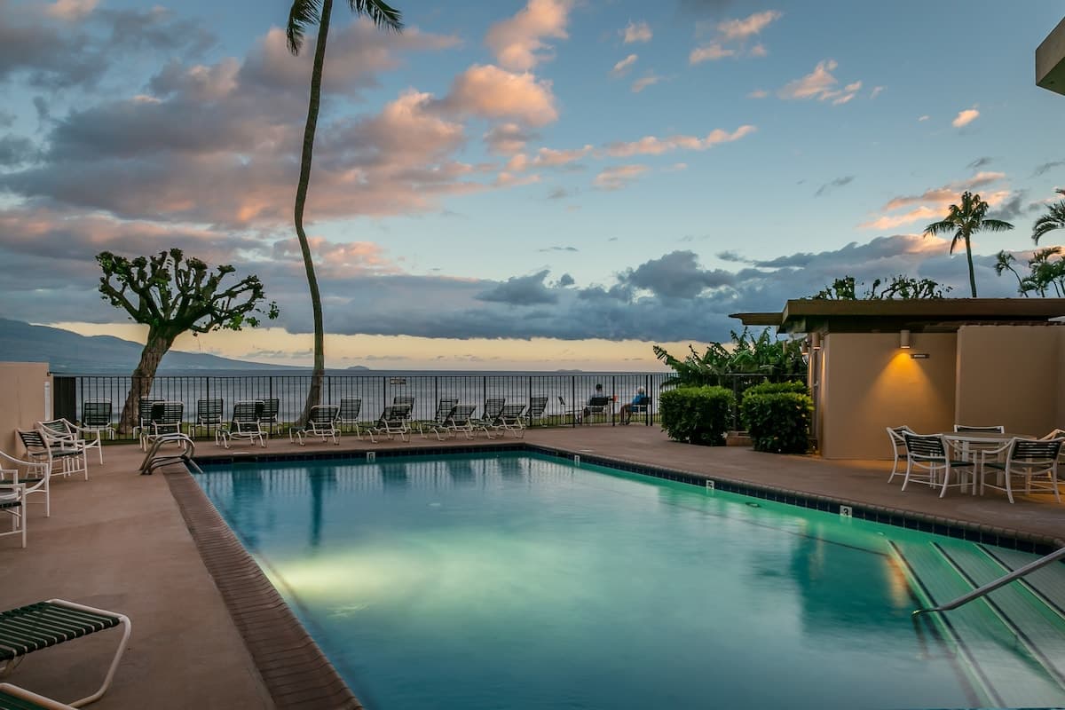 Condo in Wailuku · ★4.82 · 1 bedroom · 2 beds · 1 bath - Photo 3