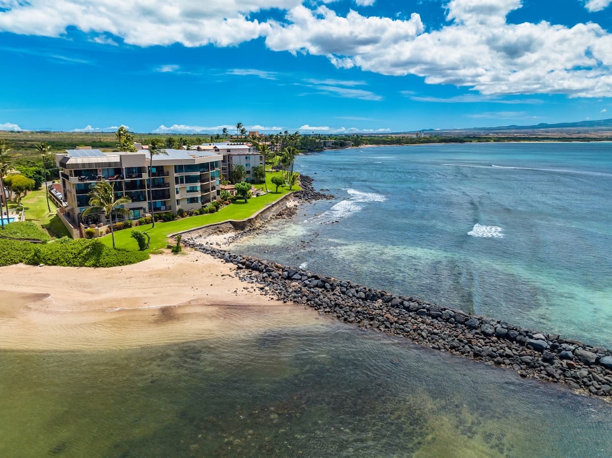 Condo in Wailuku · ★4.82 · 1 bedroom · 2 beds · 1 bath - Photo 2