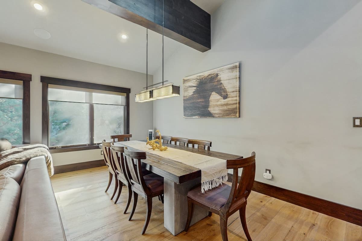 Condo in Incline Village · ★3.75 · 3 bedrooms · 6 beds · 3.5 private baths - Photo 4