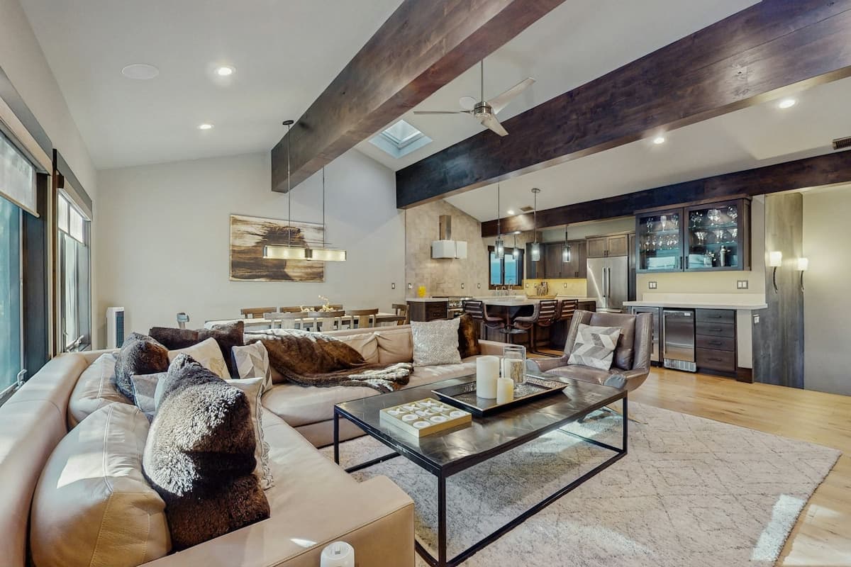 Condo in Incline Village · ★3.75 · 3 bedrooms · 6 beds · 3.5 private baths - Photo 3
