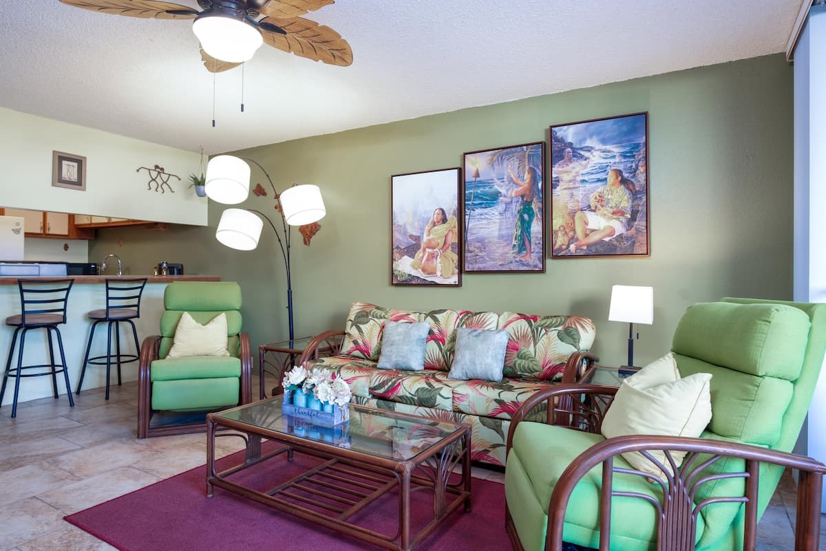 Condo in Kailua-Kona · ★5.0 · 1 bedroom · 2 beds · 1 private bath - Photo 5