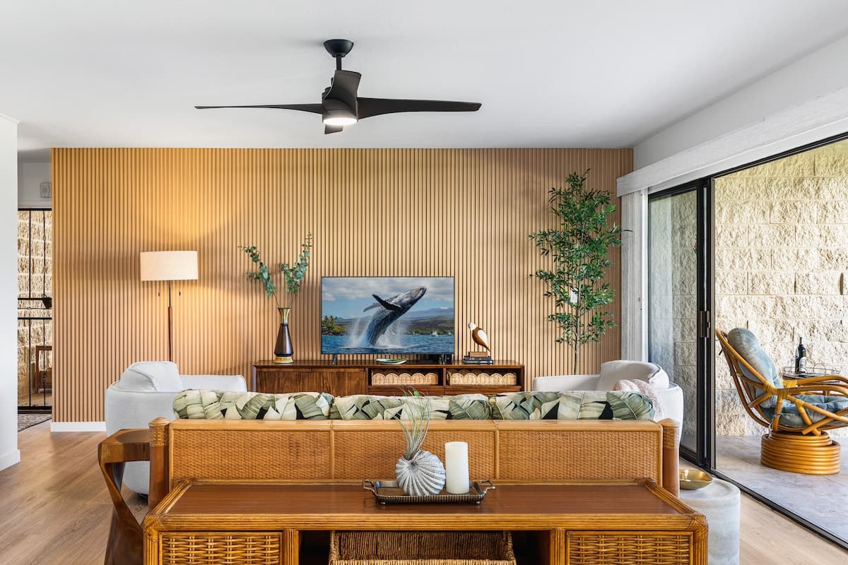 Condo in Kailua-Kona · ★4.8 · 2 bedrooms · 3 beds · 2 private baths - Photo 3