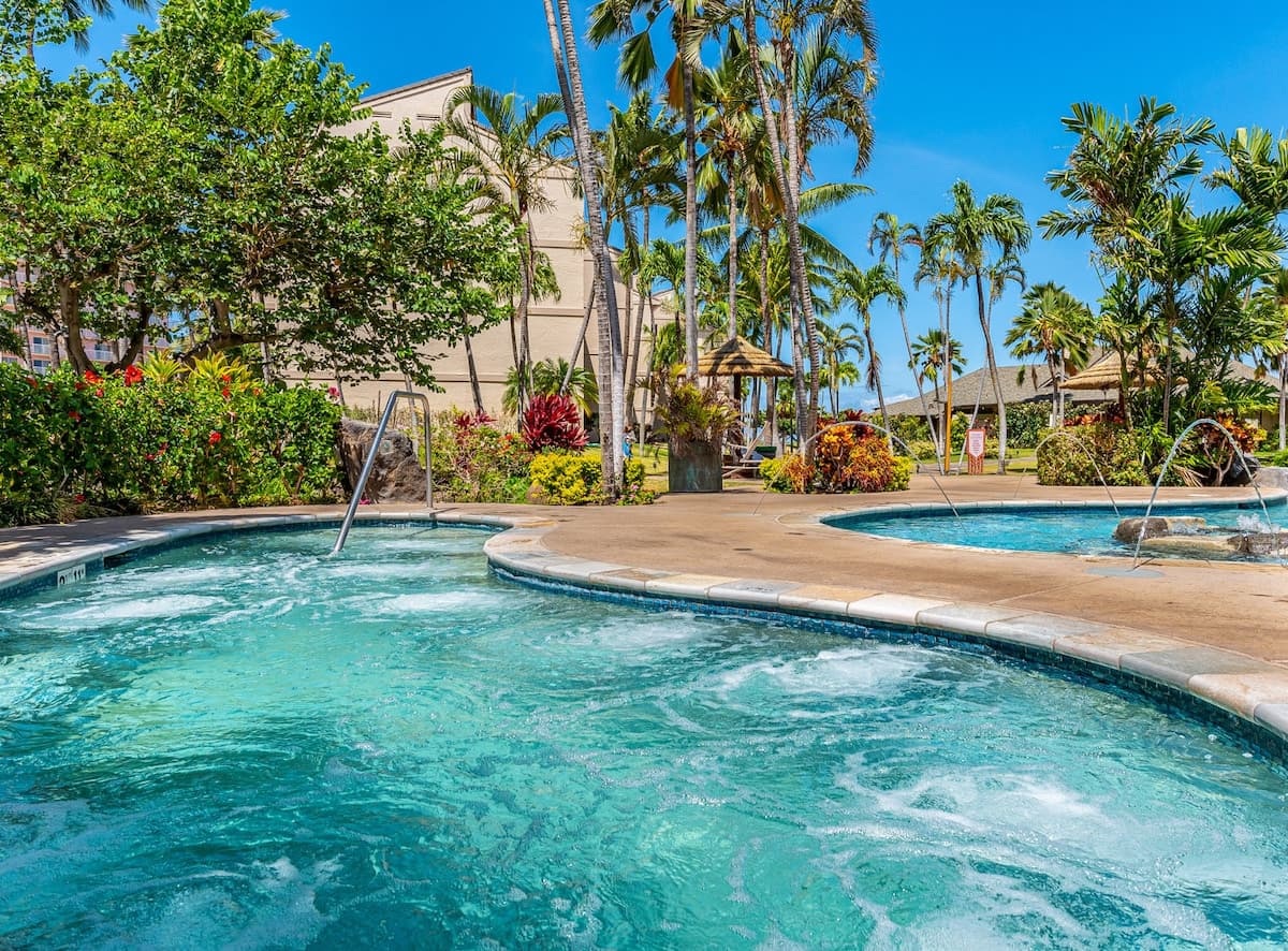 Condo in Lahaina · ★4.92 · 1 bedroom · 3 beds · 1 bath - Photo 4