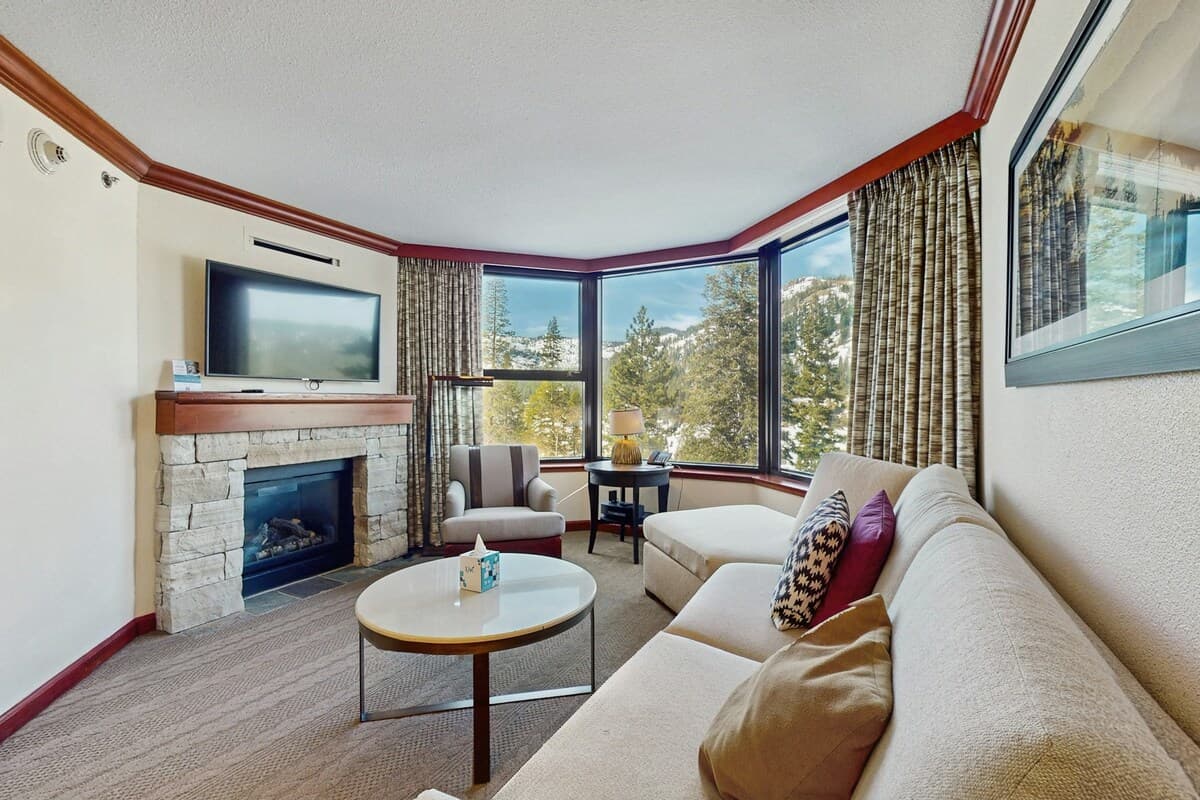 Ski-in/Ski-out Double Suite at Everline Resort - Photo 1