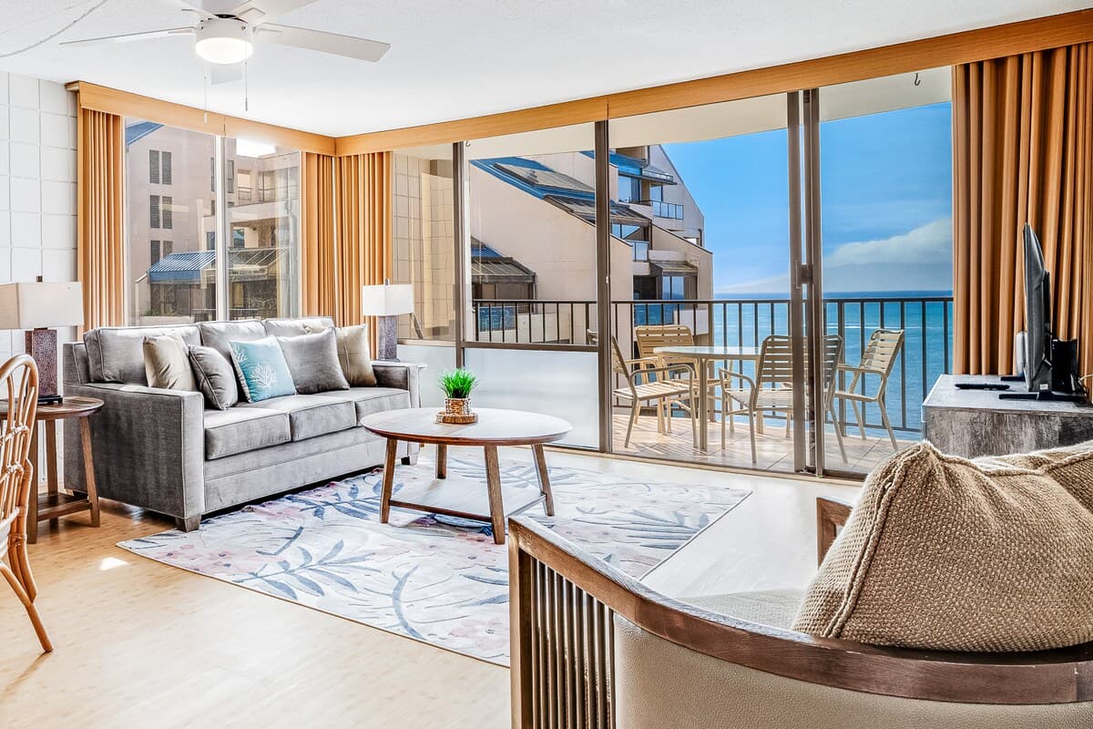 Hotel in Lahaina · ★5.0 · 1 bedroom · 2 beds · 1 bath - Photo 2