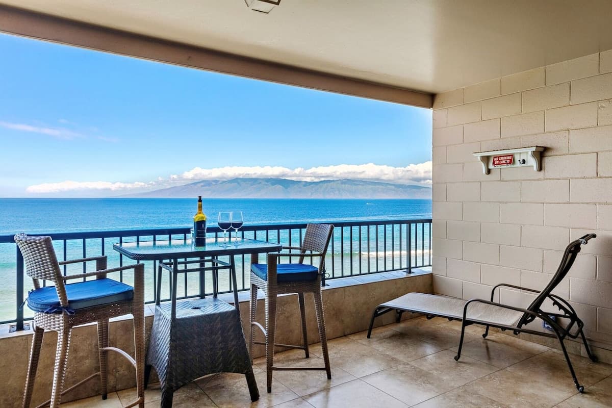 Condo in Lahaina · ★4.75 · 1 bedroom · 2 beds · 1 private bath - Photo 5