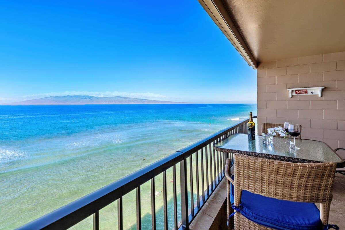 Condo in Lahaina · ★4.75 · 1 bedroom · 2 beds · 1 private bath - Photo 4
