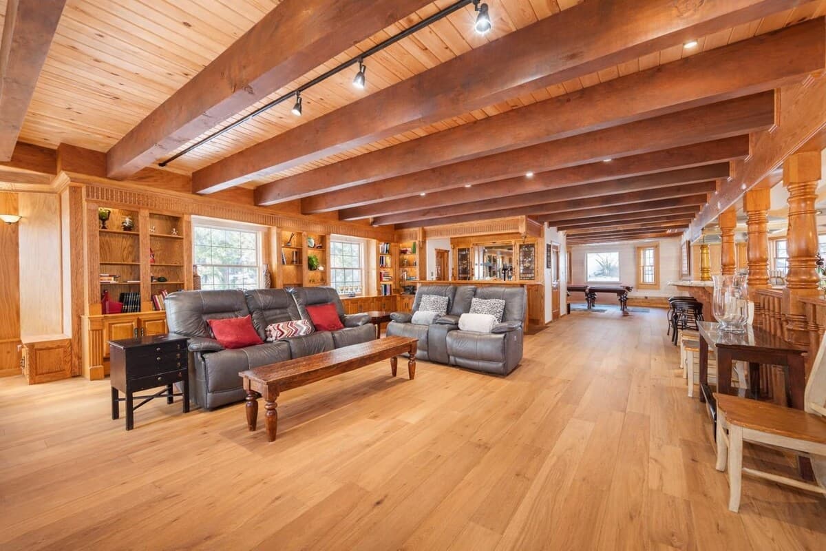 Home in Glenbrook · 6 bedrooms · 6 beds · 5 private baths - Photo 4