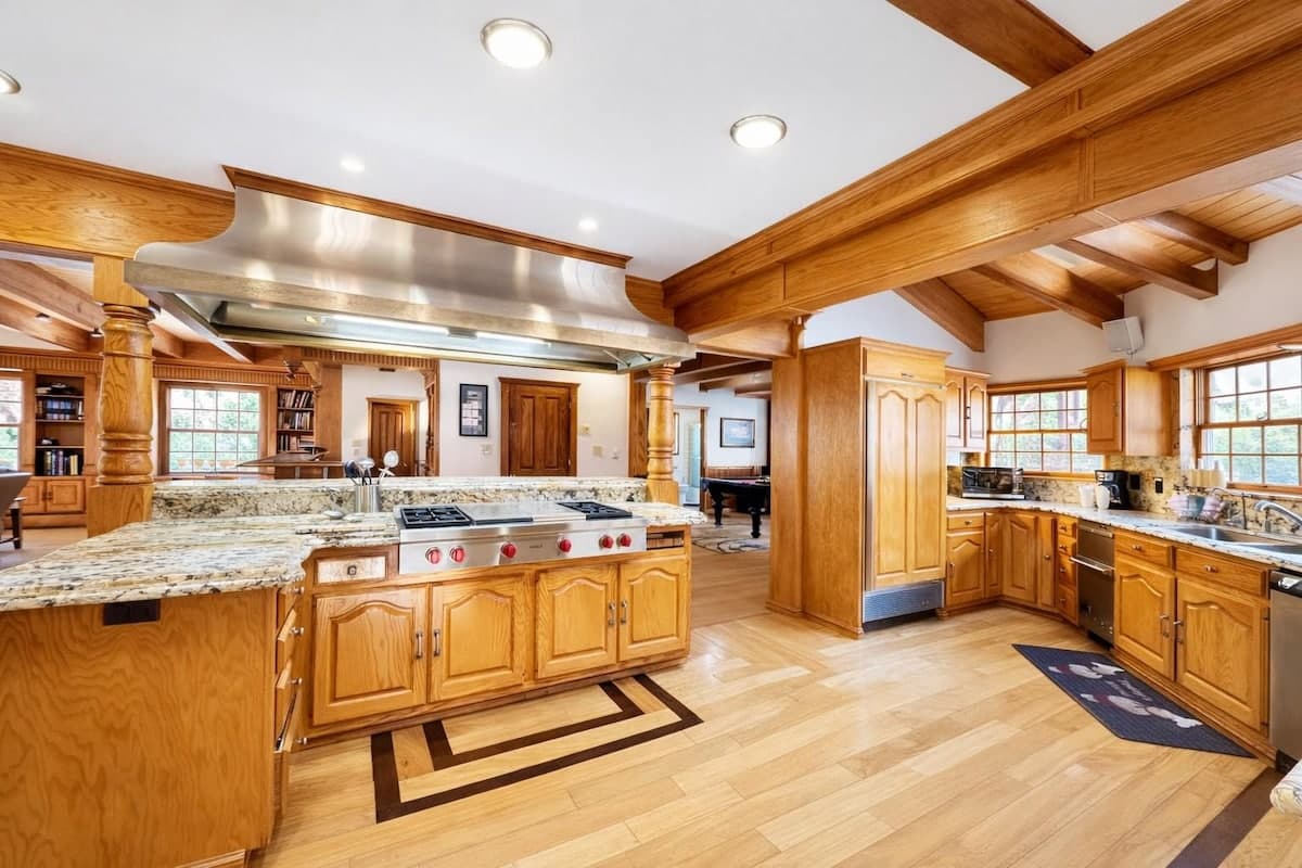 Home in Glenbrook · 6 bedrooms · 6 beds · 5 private baths - Photo 1